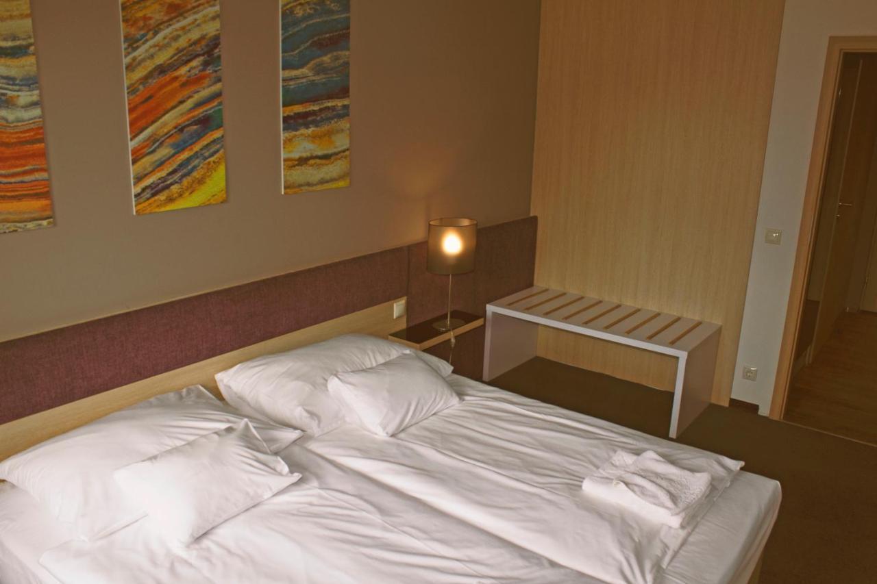 Orion Apartman Sárvár Esterno foto